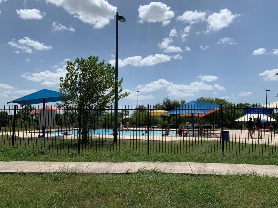 San Antonio Comfort 4 Bedroom 3 Bath Home 5 Mins From Sea World Eksteriør billede